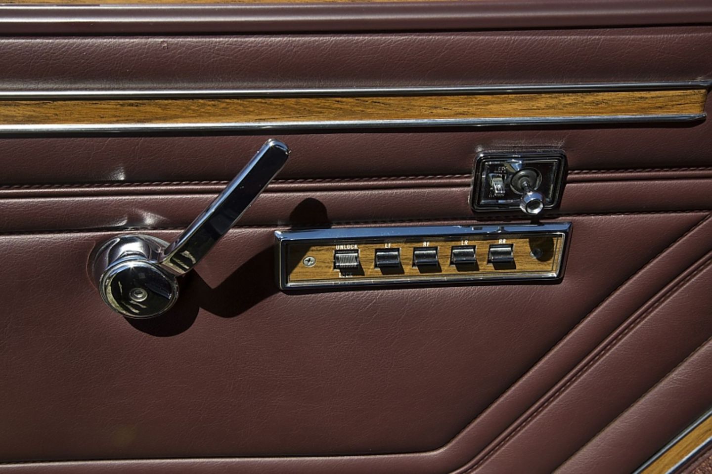 Elektrische Fensterheber gehören zum Luxus-Jeep