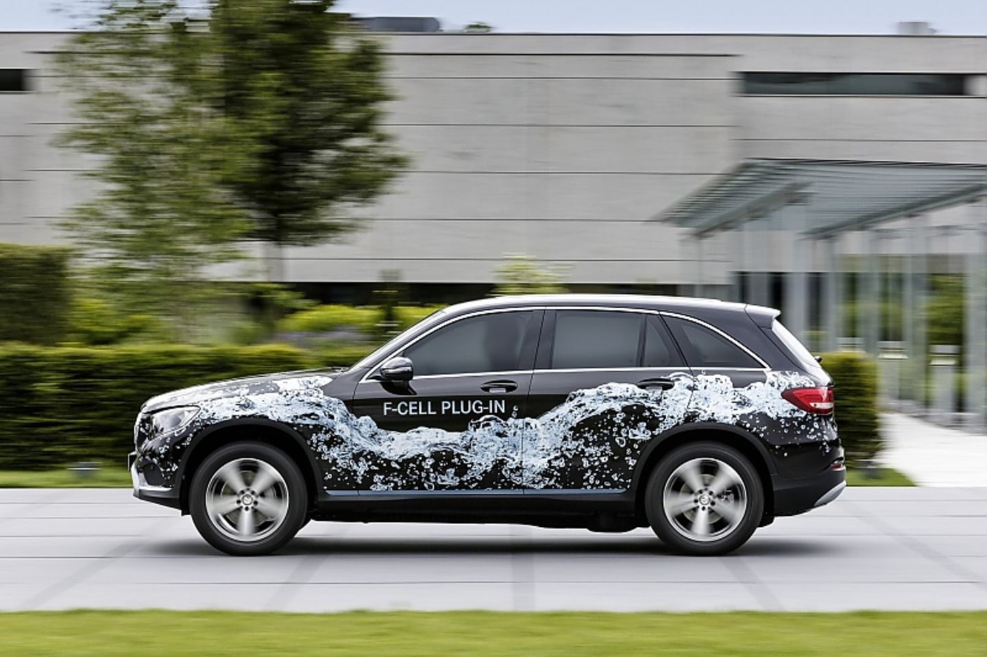 Mercedes GLC Fuel Cell 2017 - die beiden Tanks befinden sich vor der Hinterachse und im Kardantunnel