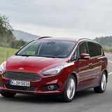 Sein Design ist ungewöhnlich sportlich für einen Van.