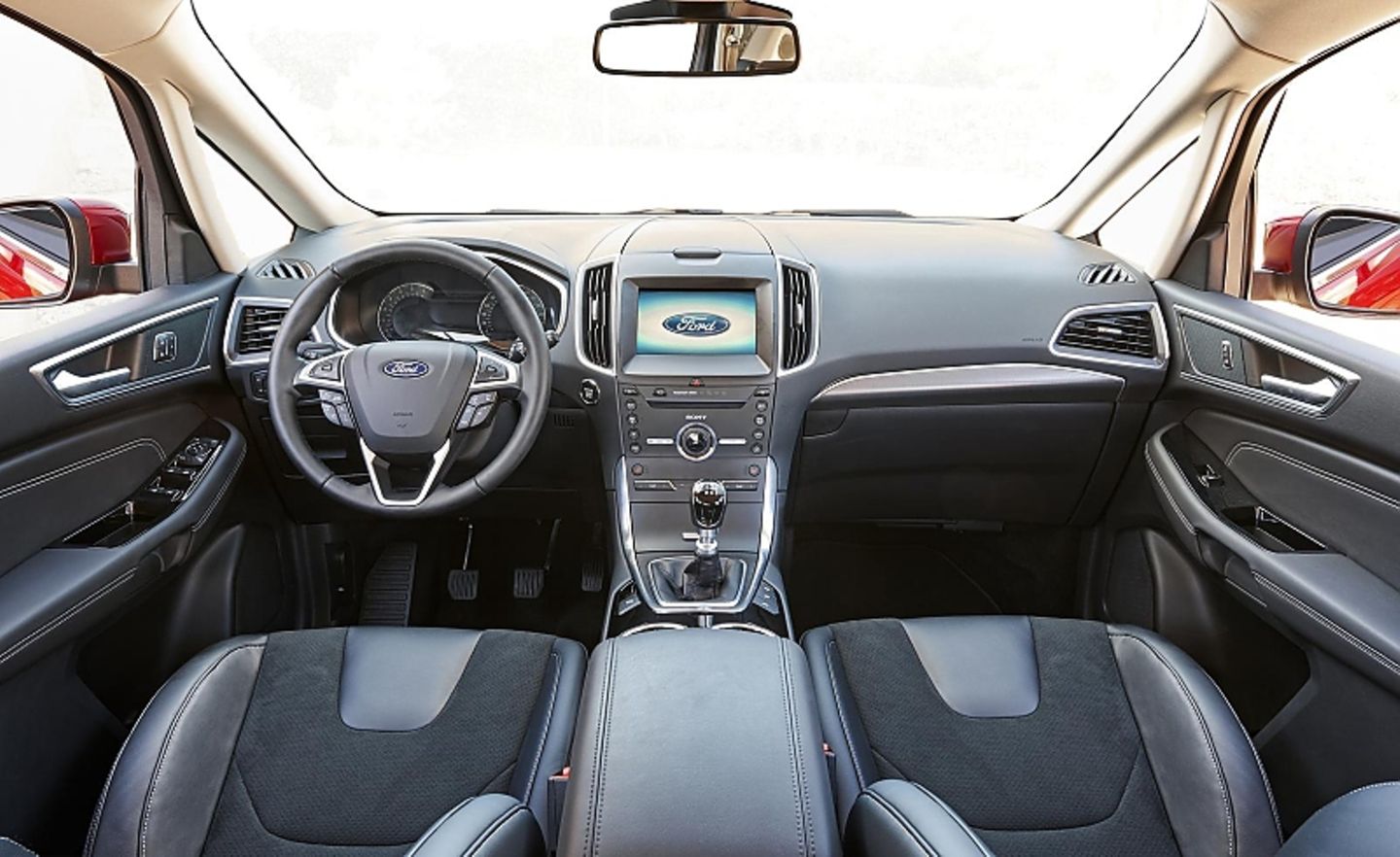 Das Cockpit des Ford S-Max.