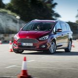 Dank der fordtypisch guten Lenkung machen Kurven richtig Spaß.