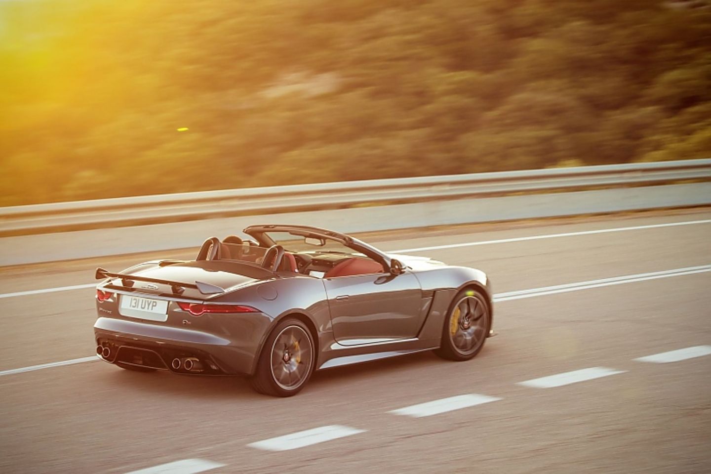 Der Spoiler fährt bei 96 km/h aus