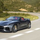 Das Jaguar F Type SVR Cabrio kostet 145.400 Euro