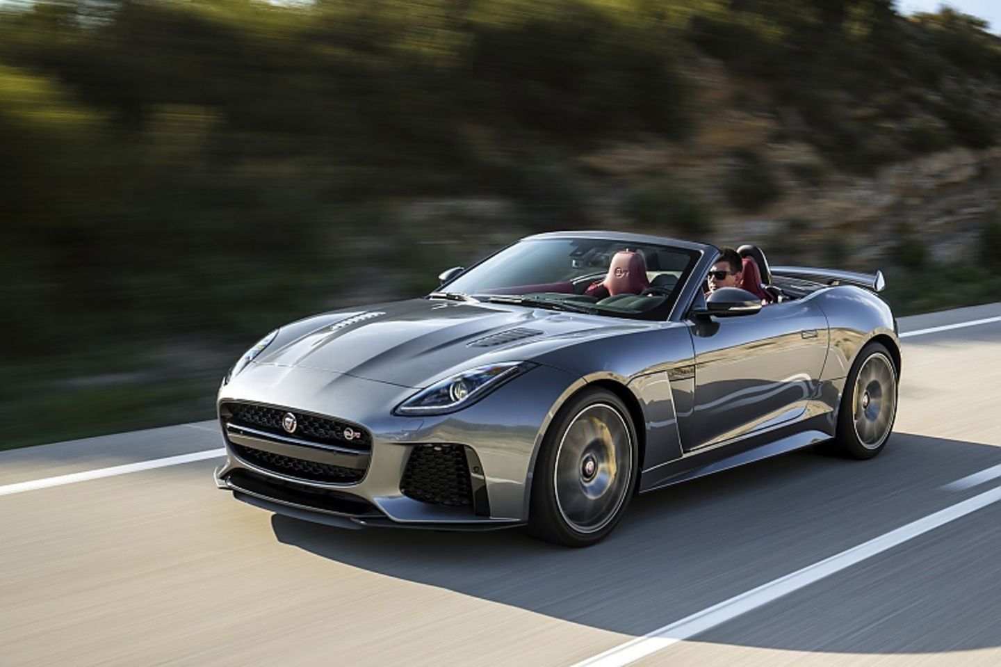 Das Jaguar F Type SVR wiegt 1.720 Kilogramm