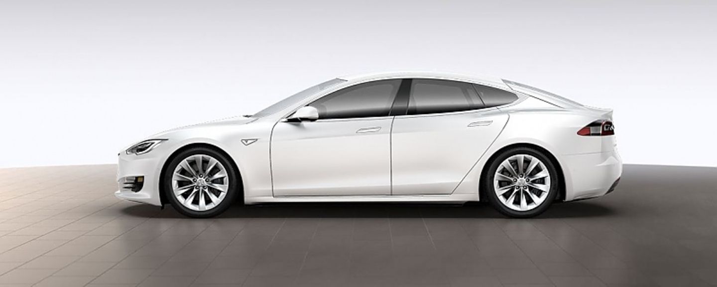 Tesla Model S Modell 2017 - 4,97 Meter lang
