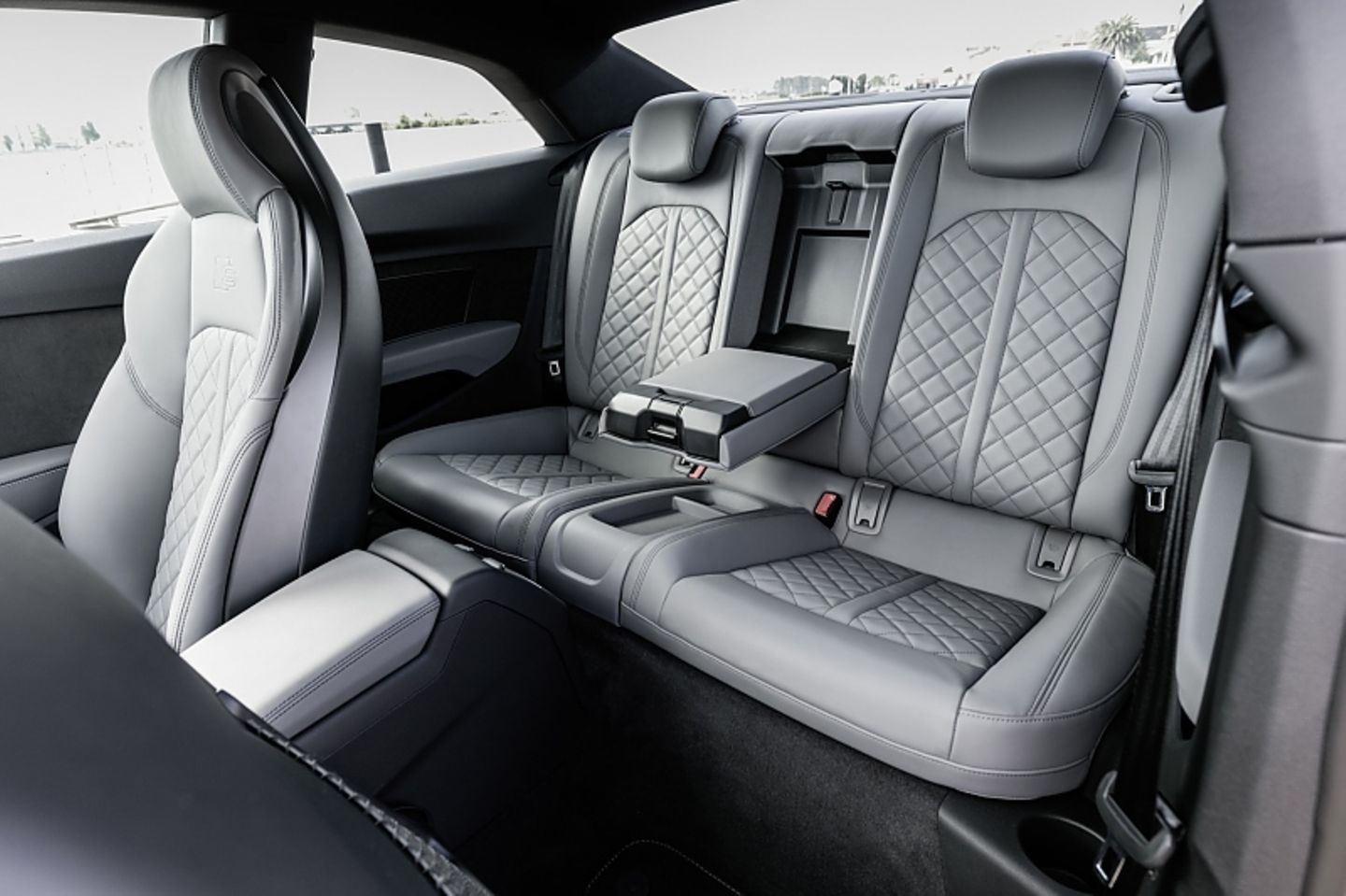 Audi A5 2.0 TDI - mäßiges Platzangebot im Fond