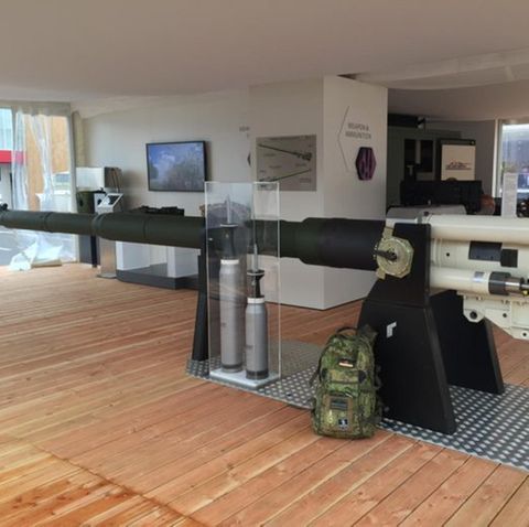 In Paris hat Rheinmetall die neue Kanone mit zwei Geschosstypen vorgestellt