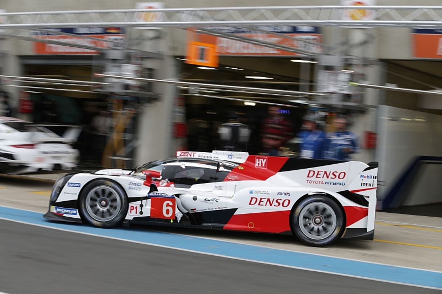 Toyota TS 050 in Le Mans 2016