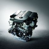 Der Fünfliter-Mercedes-Motors (M 113 E50) hat 306 PS