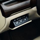 Einige Bedienknöpfe sind versteckt