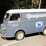 Ein Peugeot D4A Bus sorgte für Aufsehen.
