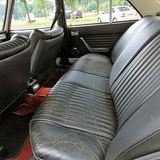 Komfortabel ist es im Peugeot 504 GL.