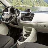 Das eigene Handy wird mit dem Fahrzeug verbunden