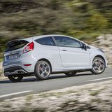 Der Ford Fiesta ST200 ist 3,98 Meter lang,...