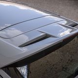 Der Spoiler verrät ein wenig über seinen sportlichen Habitus.