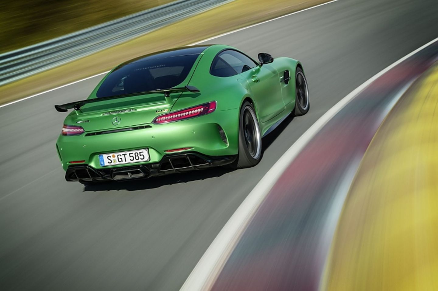 Mercedes AMG GT-R