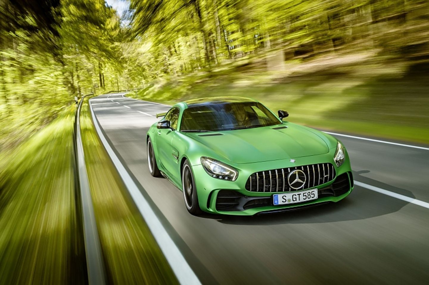 Mercedes AMG GT-R
