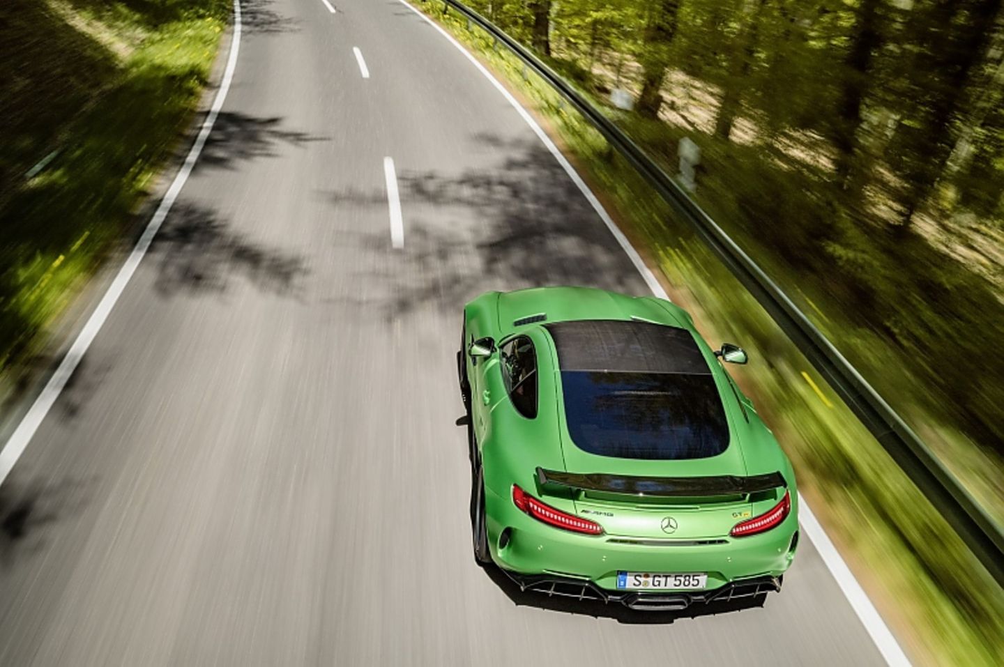 Mercedes AMG GT-R