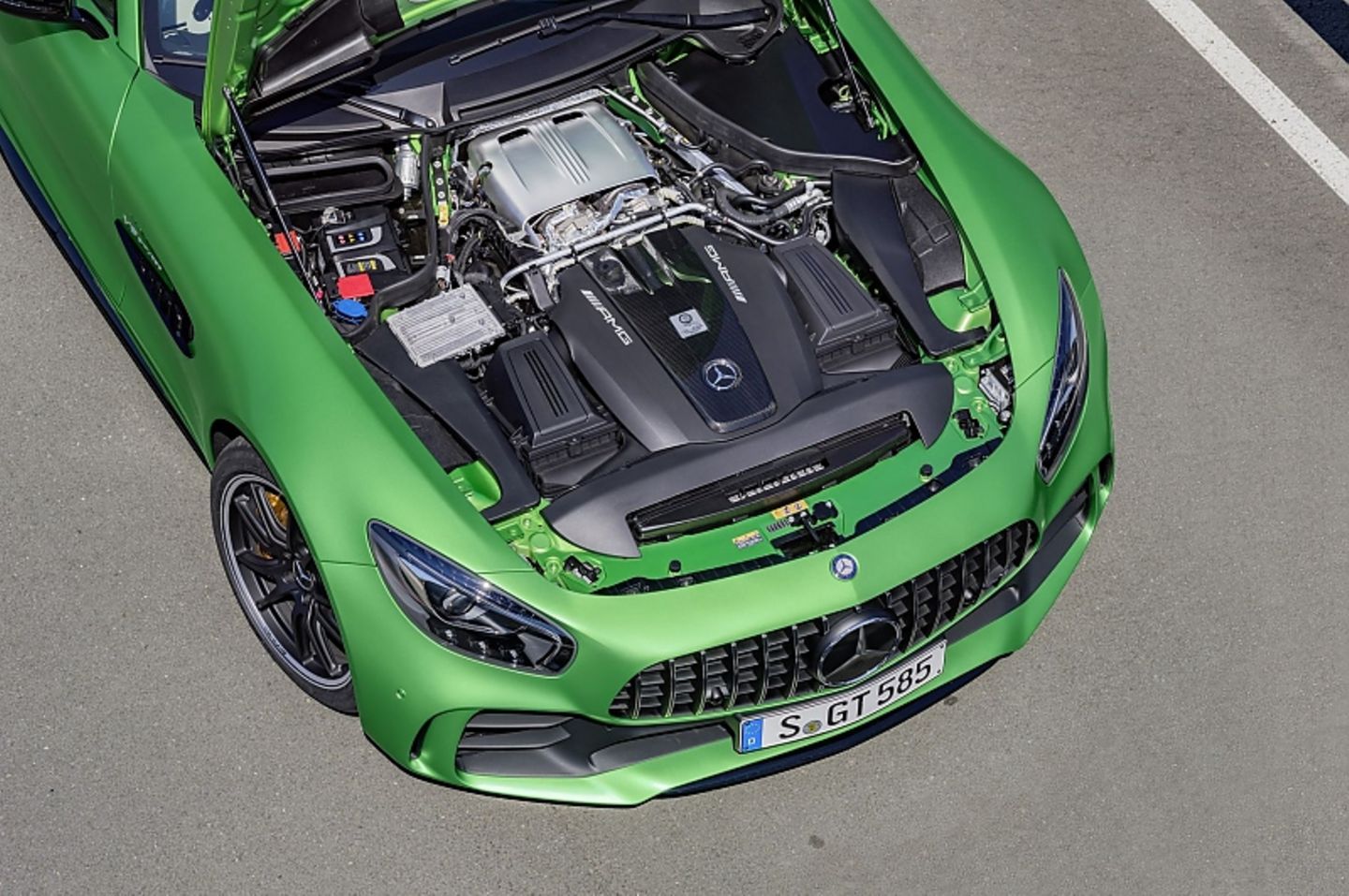 Mercedes AMG GT-R