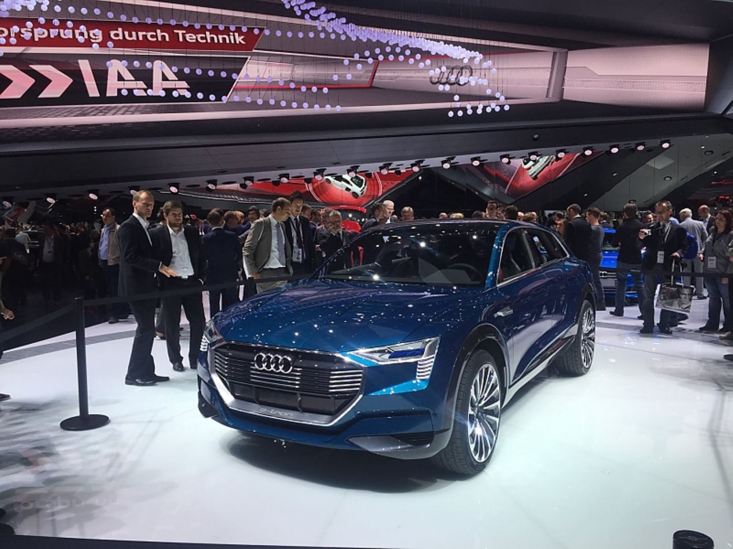 Audi e-tron quattro concept