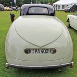 Hier passen das Stahldach und ein Paar extra angefertigter Koffer hinein.