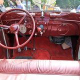 Das Cockpit des Peugeot 402 Eclipse.