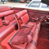 Hinten ist die Beinfreiheit nicht sehr berauschend.