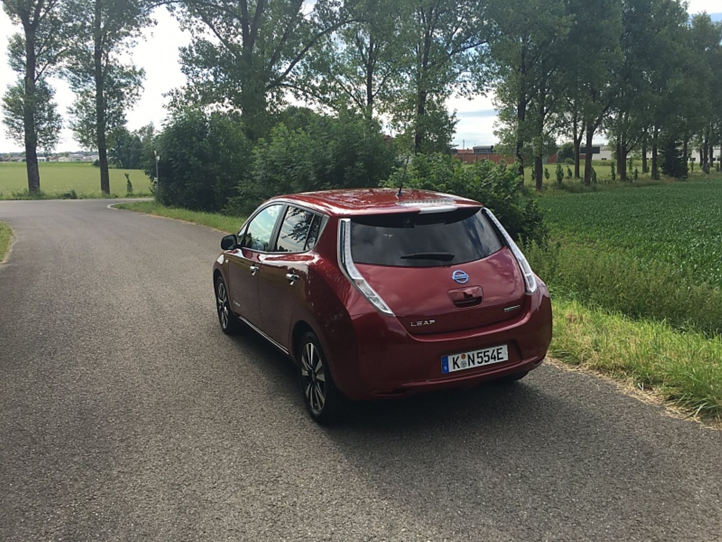 Nissan Leaf Jahrgang 2016 - 144 km/h schnell