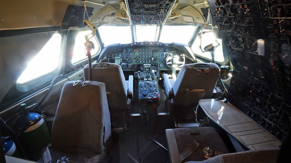 Cockpit der Convair CV-990