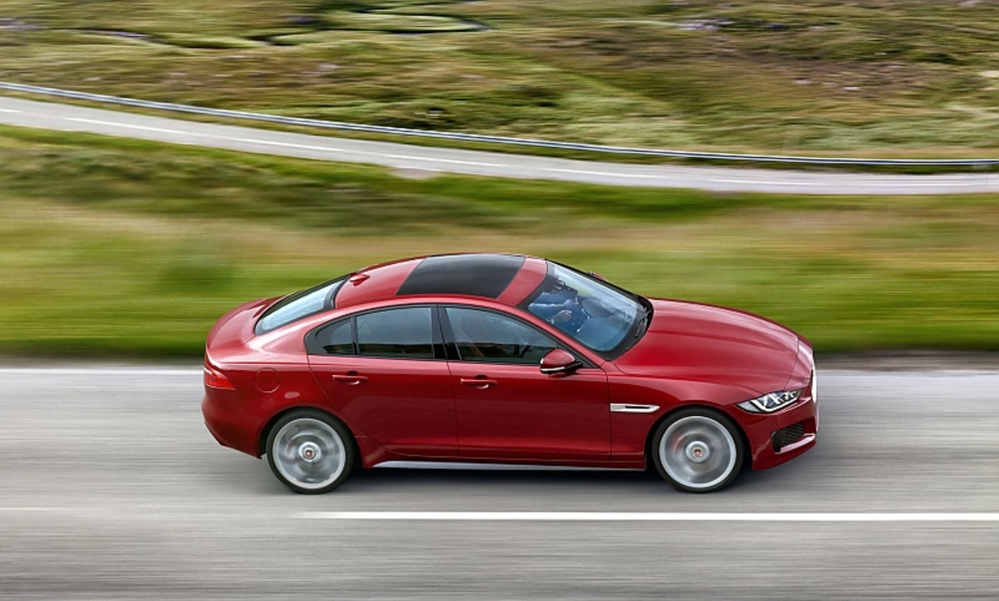 Jaguar XE S - spurtstark: 5,1 Sekunden auf Tempo 100