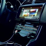 Die geänderte Mittelkonsole im Jaguar XE S