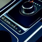 Jaguar XE S - der Drehschalter bleibt Geschmacksache