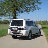 Mitsubishi Pajero 3.2 Di-D - hinten gibt es nach wie vor eine große Tür, die zur Seite öffnet