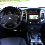 Der Innenraum des Mitsubishi Pajero 3.2 Di-D hat einen leicht betagten Charme