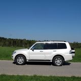 Mitsubishi Pajero 3.2 Di-D - Platz für bis zu sieben Personen
