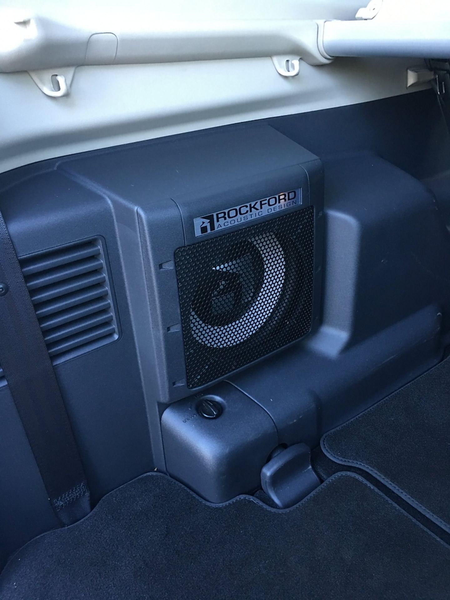 Mitsubishi Pajero 3.2 Di-D - rustikales Soundsystem