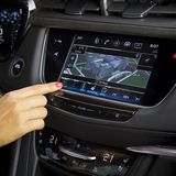 Der Touchscreen ist acht Zoll groß.