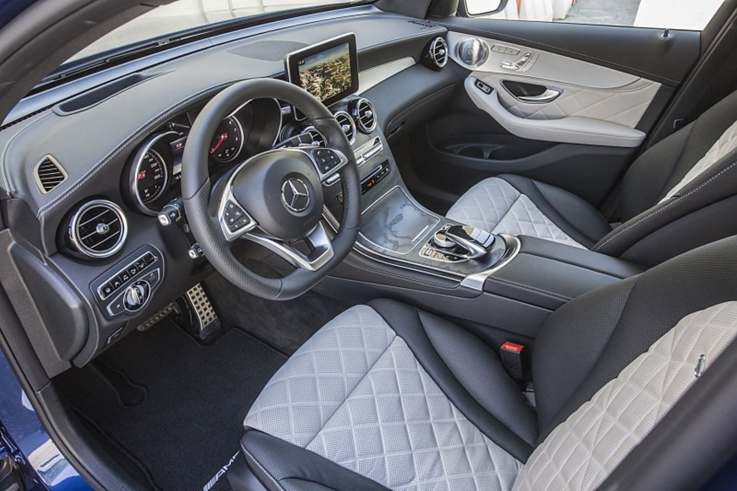 Mercedes GLC 250d Coupé - der Innenraum des Schwaben