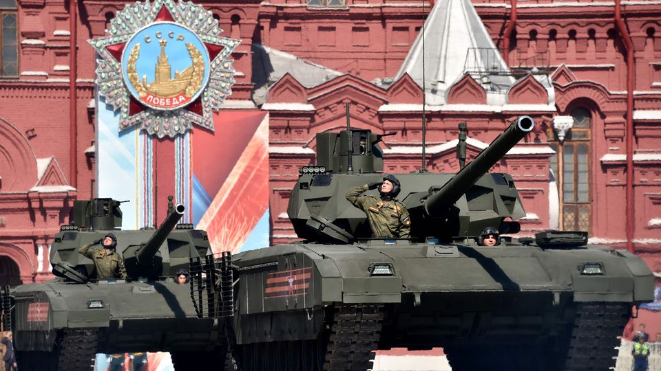 Die Armee soll als erste Formation mit dem neuen T-14 Armata Panzer ausgerüstet werden.