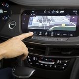 Das Infotainmentsystem ist sehenswert.