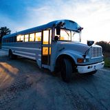 Einen größeren und schwereren Schulbus kann man auch in den USA kaum bekommen..