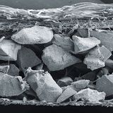 Die Aktivkohleschicht eliminiert Gerüche