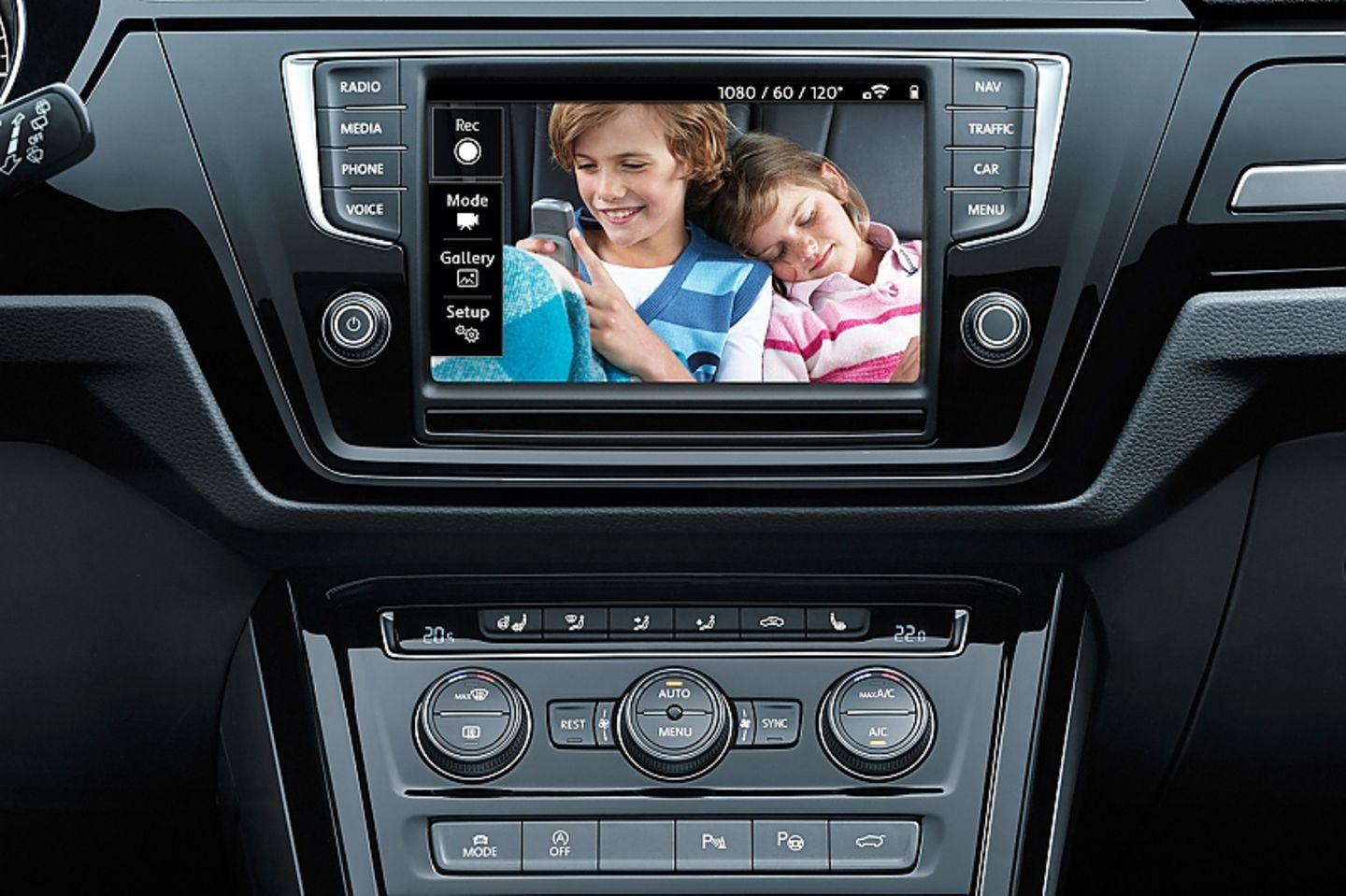 Im VW Touran kann die Rückbank videoüberwacht werden.