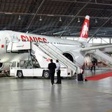 Bombardier CS100 von Swiss im Hangar