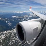 Angetrieben wird das neue Flugzeug von zwei Getriebefan-Strahltriebwerken von Pratt & Whitney, die für eine Halbierung des Lärmpegels für die Bewohner in der Nähe von Flughäfen sorgen. Eine Messung im Flugzeuginneren beim Reiseflug ergibt eine Lautstärke von 76 Dezibel – das ist identisch mit Werten der etwas kleineren Embraer 190.