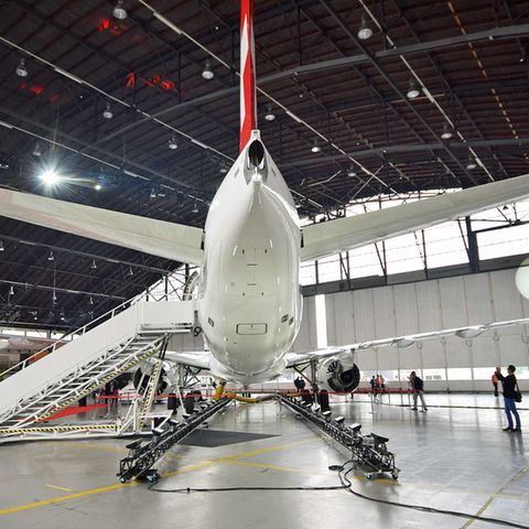 CS100 der Swiss im Hangar