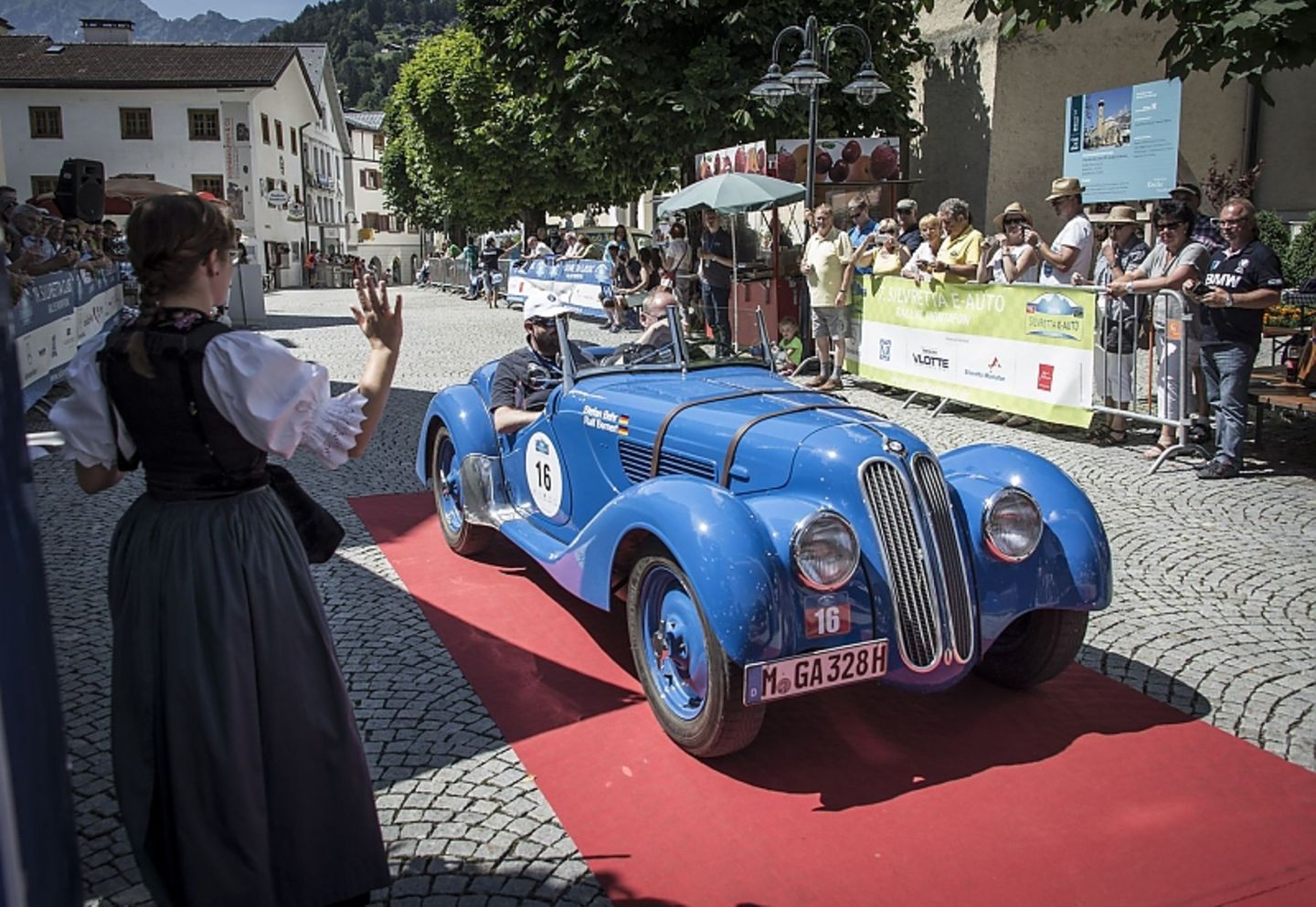 Auch ein BMW 328 war dabei