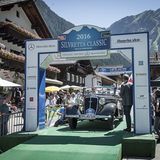 Eine Shelby Cobra zerfetzte einen solchen Teppich