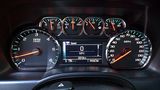 Chevrolet Silverado 5.3 V8 4WD - sechs Runduhren im Cockpit