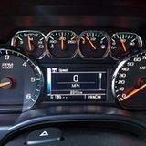 Chevrolet Silverado 5.3 V8 4WD - sechs Runduhren im Cockpit